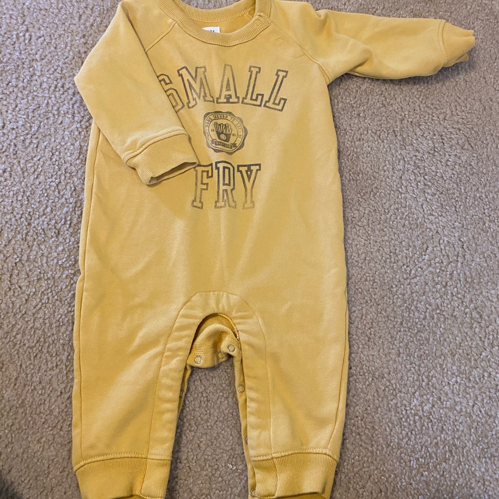 Baby Gap “small fry” Infant sweatsuit